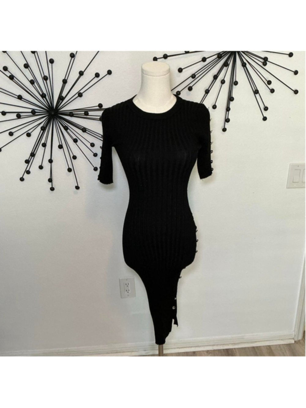 VENUS Black Ribbed Knit Midi Dress Silver Button Detail Bodycon Size S

Chic VEN